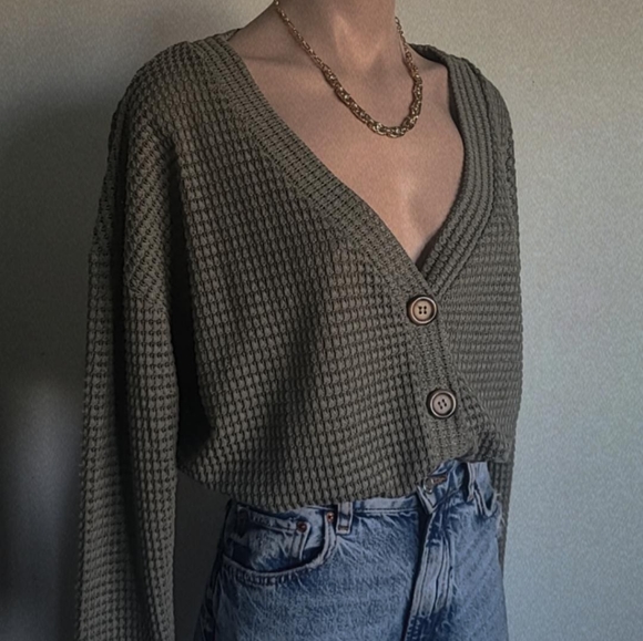 🆕️Let's stay in Collection// Green Cardigan - Picture 6 of 7